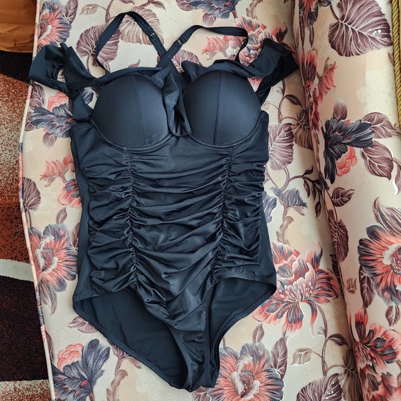 Torrid size 0 ruffle off shoulder swimsuit - Picture 2 of 12